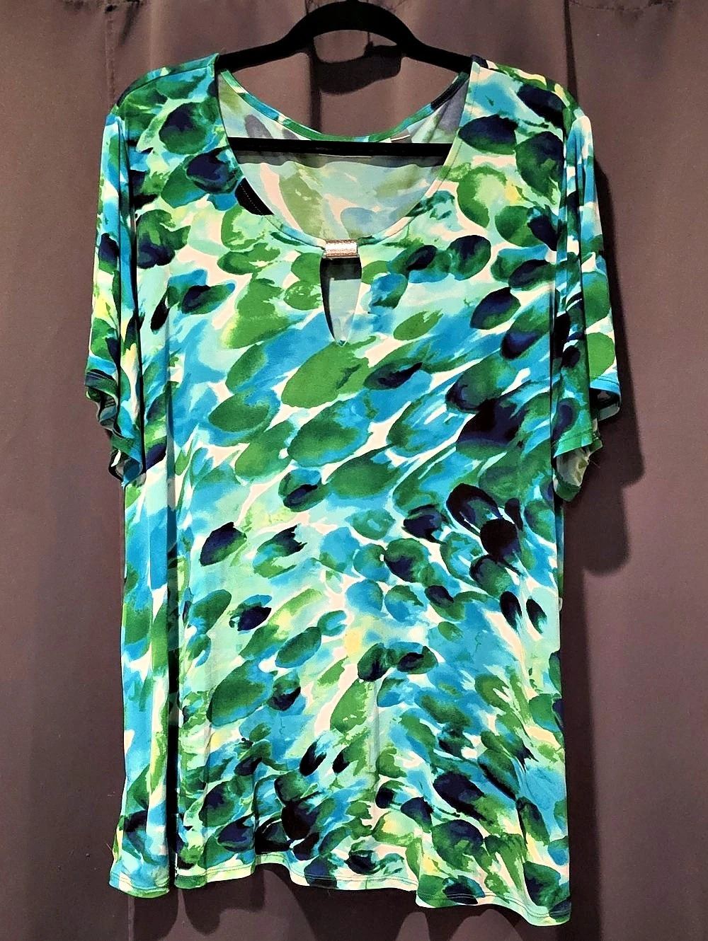 Avenue Women's Abstract Short Sleeve Top in Green & Blue
